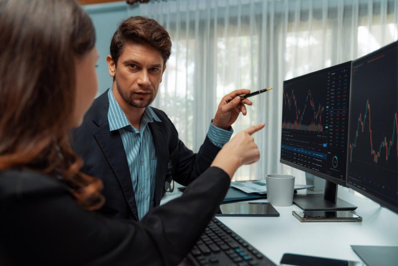 How do you choose between trend following and mean reversion on Xcelerate Trade